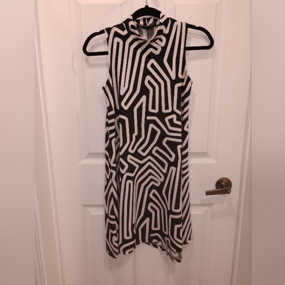 🩷Black and White Sleeveless Dress